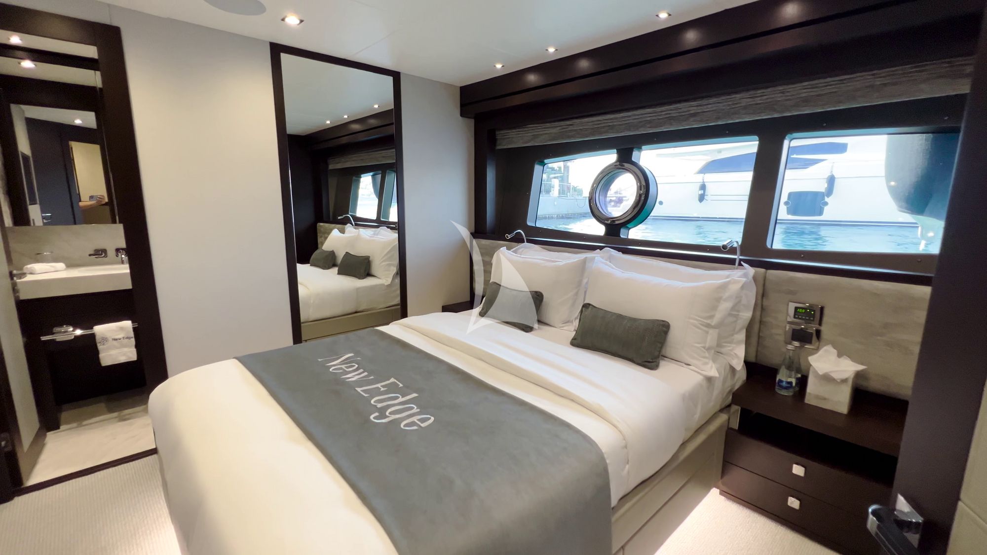 NEW EDGE Sunseeker 95 - VIP cabin 1